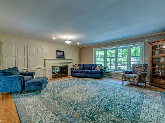 4th image of 32105 Burlwood Dr