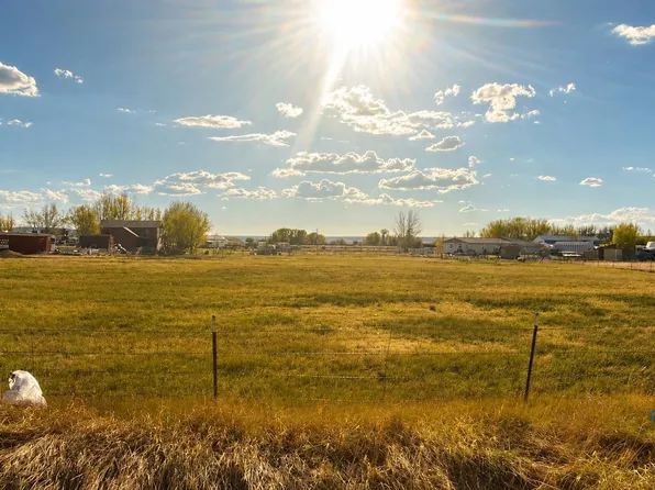 446 Twin Butte Dr, Lyman, WY 82937
