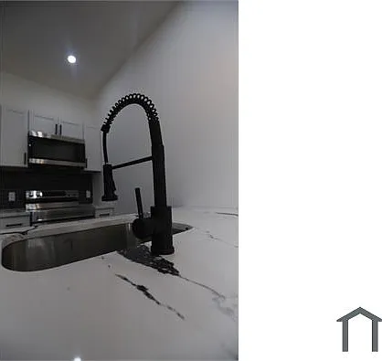 2 bed, 900 sqft, $1,500 — Photo 4