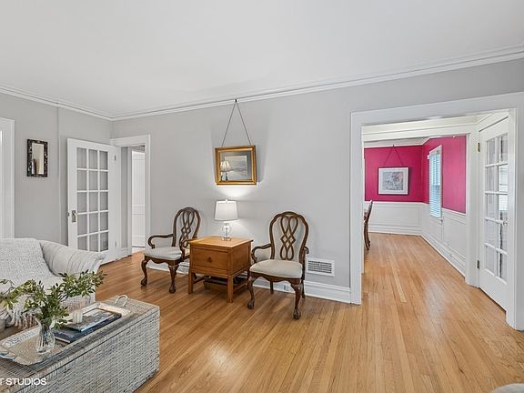 5th image of 4528 Woodland Ave