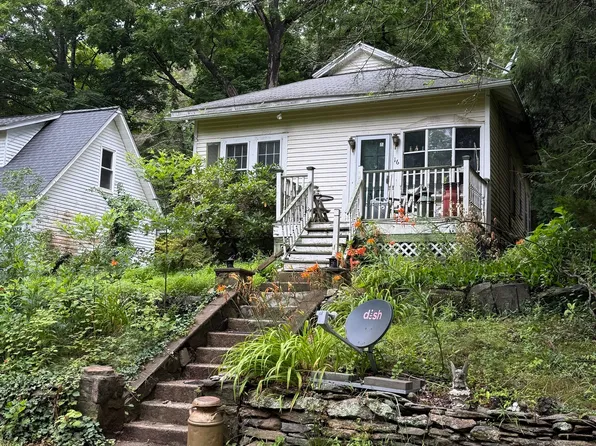 16 Pleasant Valley Road, Clinton, CT 06413