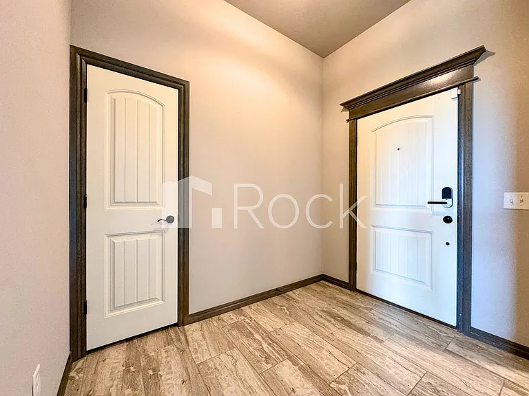 3908 Brougham Way — Photo 20