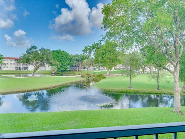 700 S Hollybrook Dr 207, Pembroke Pines, FL 33025