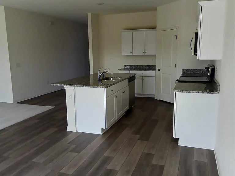 12817 Samuel Adams Dr — Photo 2