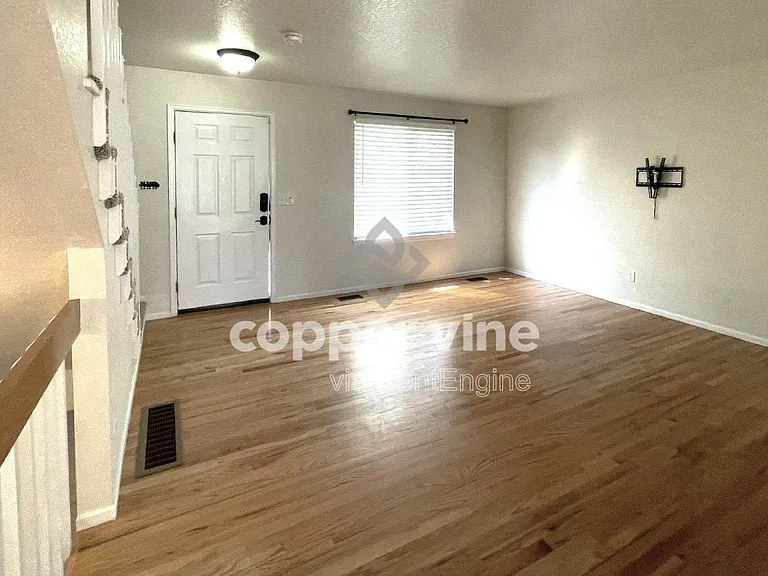1599 Brimble Dr — Photo 2
