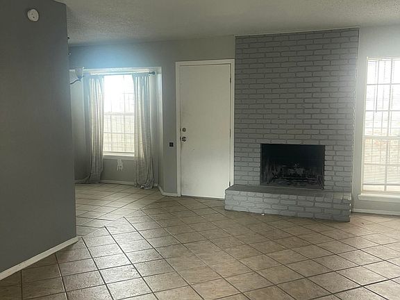 3rd image of 8614 Mettler Dr