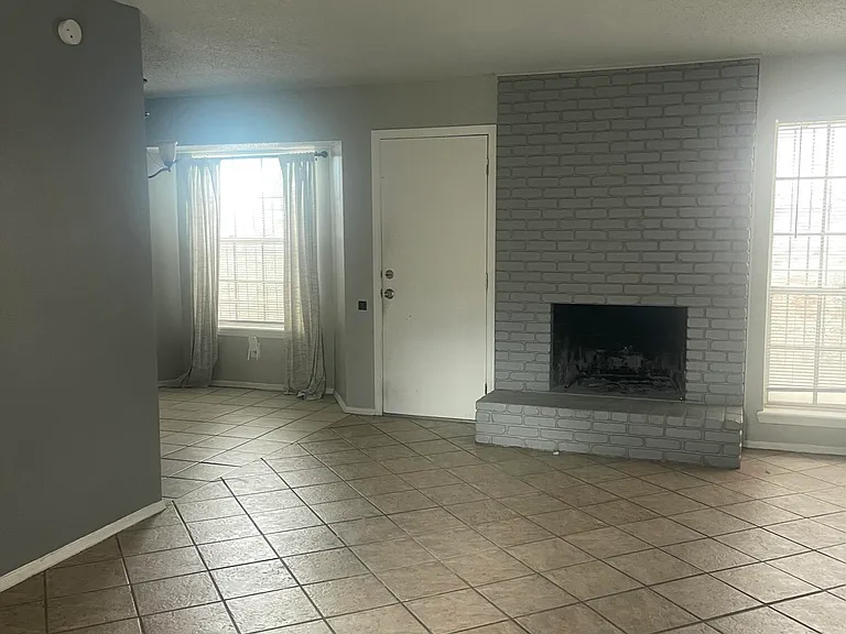 8614 Mettler Dr — Photo 3