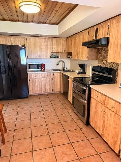 3 bed, 2.0 bath, 1985 sqft, $2,900 — Photo 4