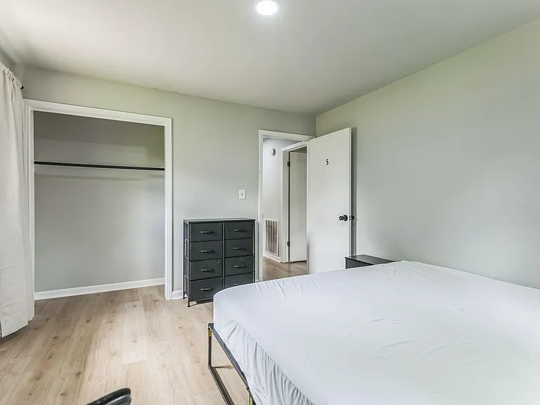 Wildwood Dr — Photo 1