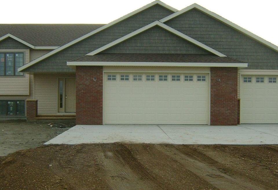 1st image of 3235 Lucke Ln E