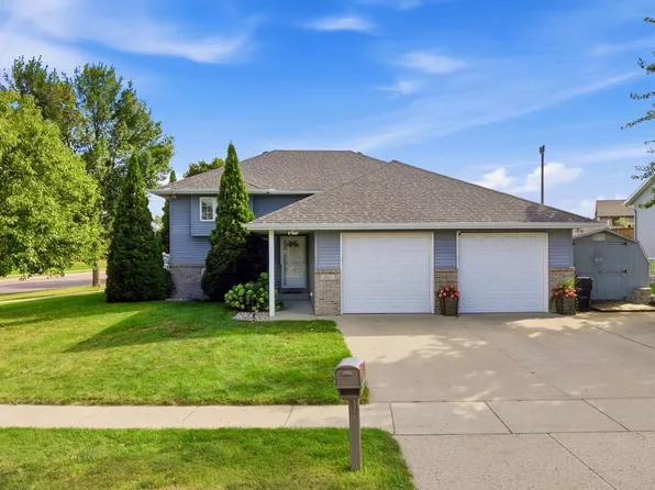 653 Grayhawk Dr, Mankato, MN 56001