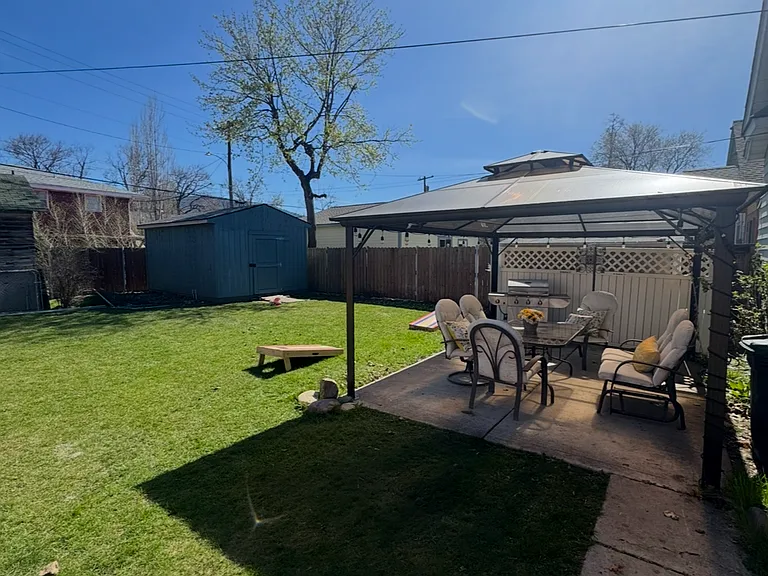 504 Woodford Ave — Photo 5