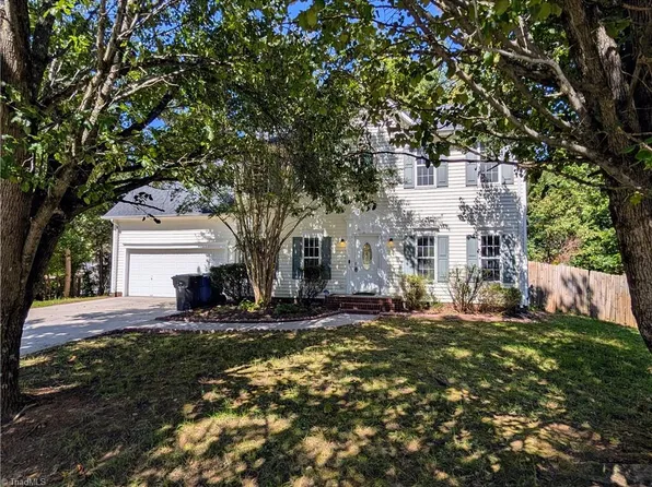 1020 Woodland Pointe Dr, Kernersville, NC 27284