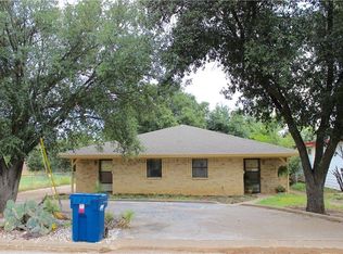 1312 W Dyer St, Breckenridge, TX 76424