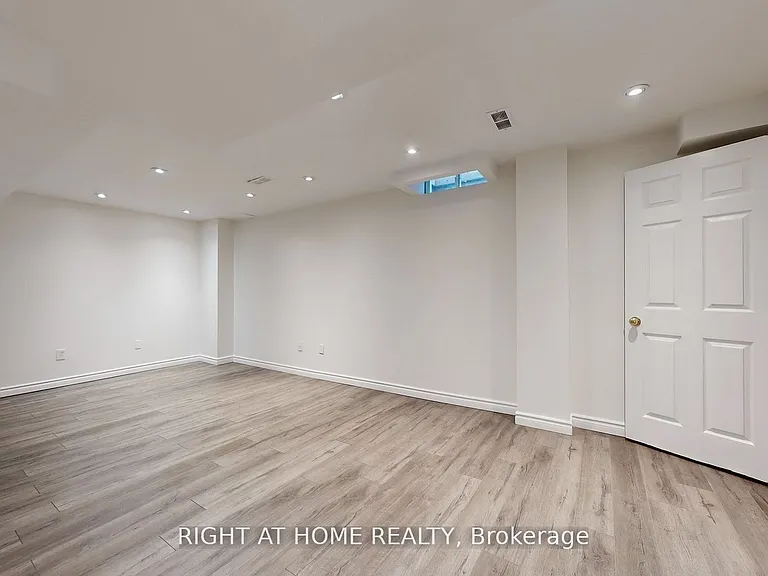 5160 Ravine Cres — Photo 16