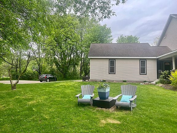 5th image of 13925 Bieri Dr NE