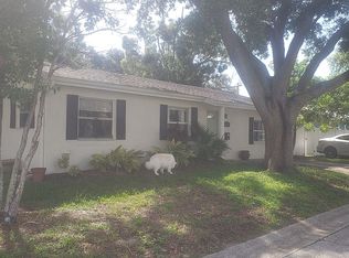 6737 Laurel St N, Saint Petersburg, FL 33702