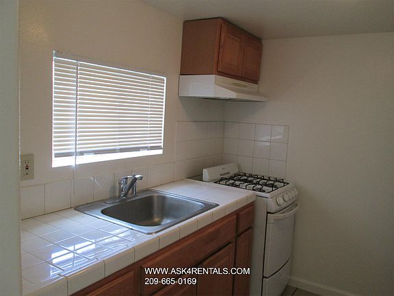 3rd image of 595 N Grant Ave #A
