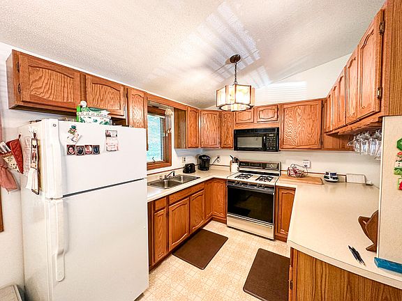 5th image of 121 Kimberly Dr