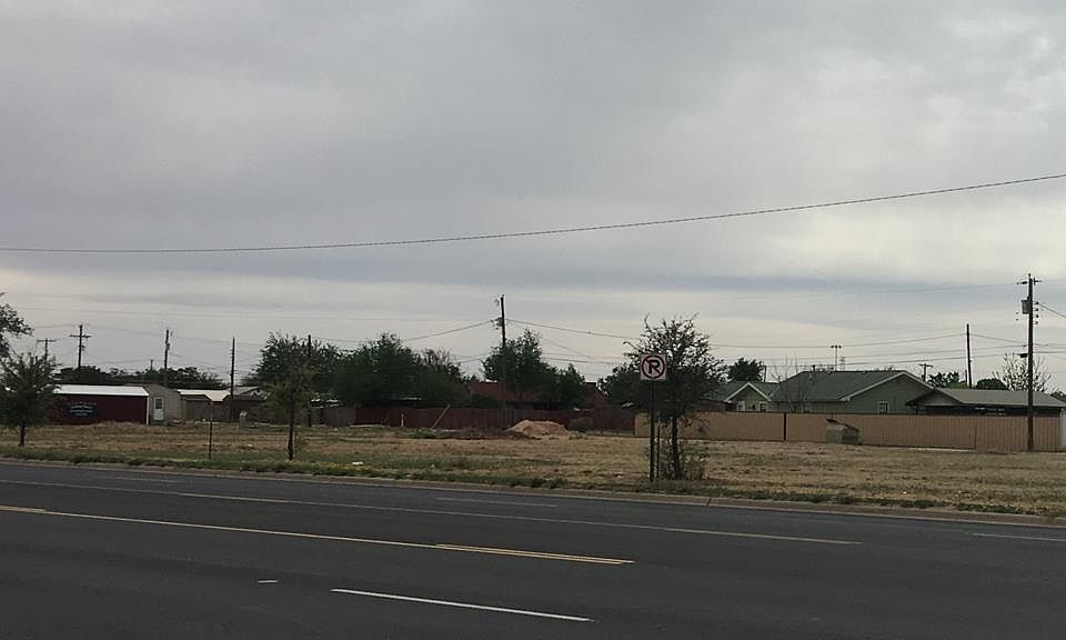 2nd image of 404 S Lamesa Rd