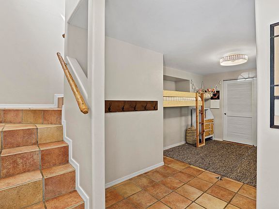 5th image of 511 N Hemlock Cir