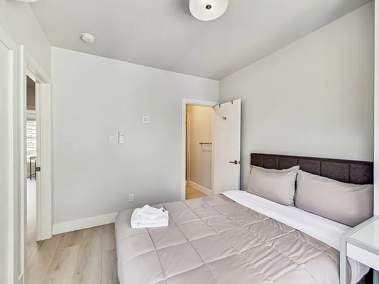 1026 Capp St — Photo 18