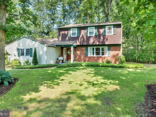 22 Delwood Ln, Berlin, NJ 08009