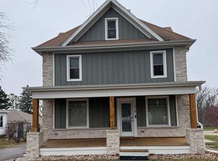 316 W Main St, Mount Horeb, WI 53572