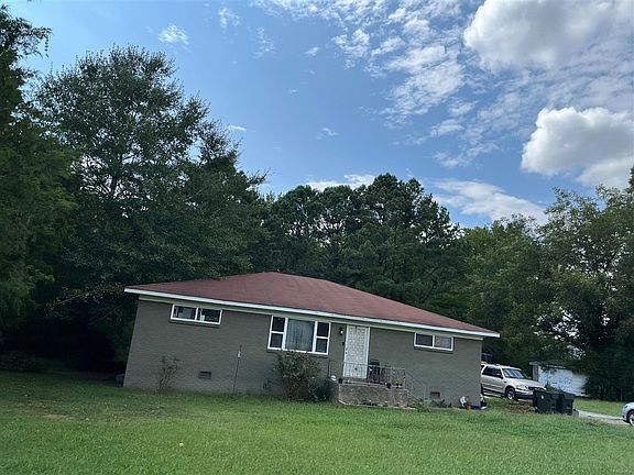 3rd image of 326 Race Track Rd