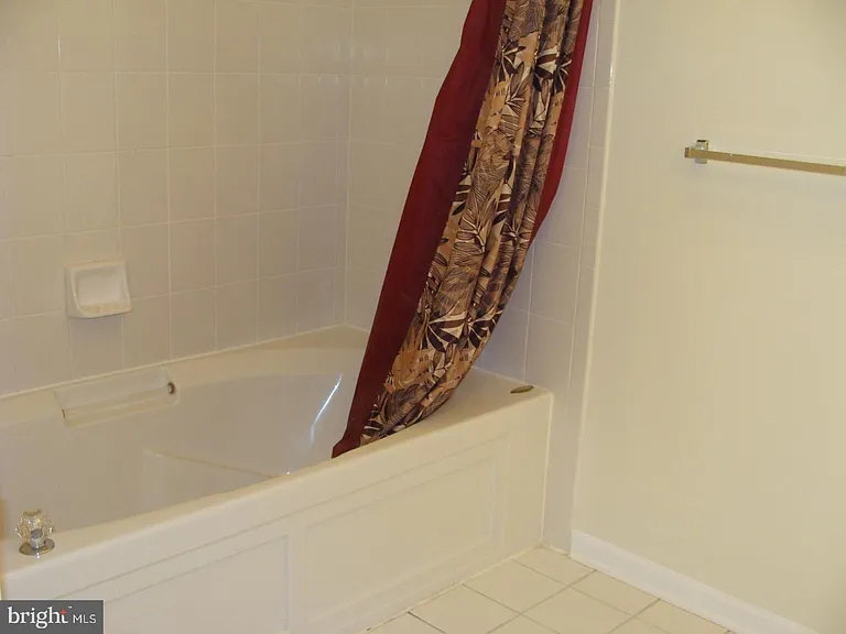 52 Kyle Way — Photo 15