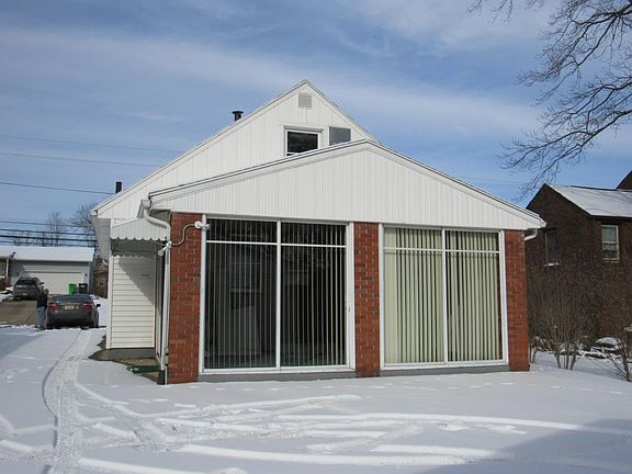 2nd image of 210 Glenwood St SW
