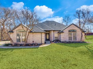 206 Hidden Oaks Dr, Hudson Oaks, TX 76087