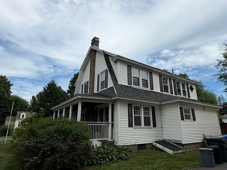 184 Hartford Ter — Photo 4
