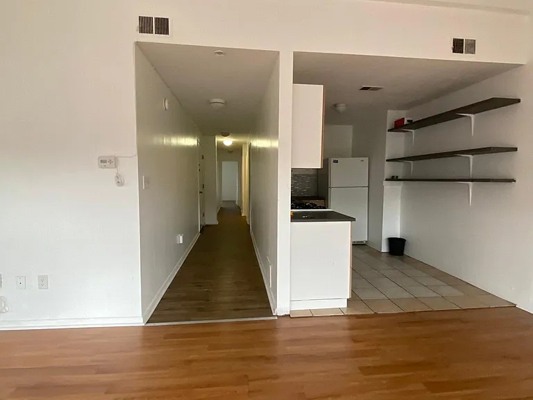 1407 E Carson St #3 — Photo 3