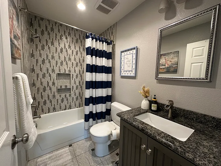 1375 Hull Ln — Photo 7
