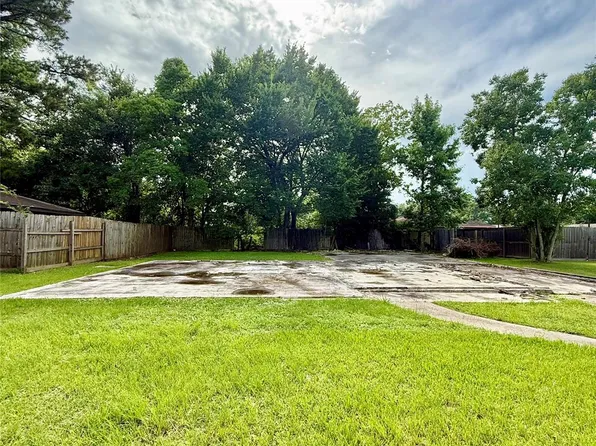 320 Hebert St, Vidor, TX 77662