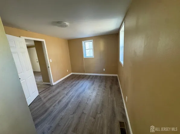 724 Cortlandt St, Perth Amboy, NJ