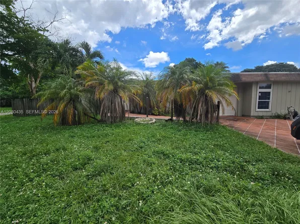 7912 NW 73rd Ave, Tamarac, FL 33321