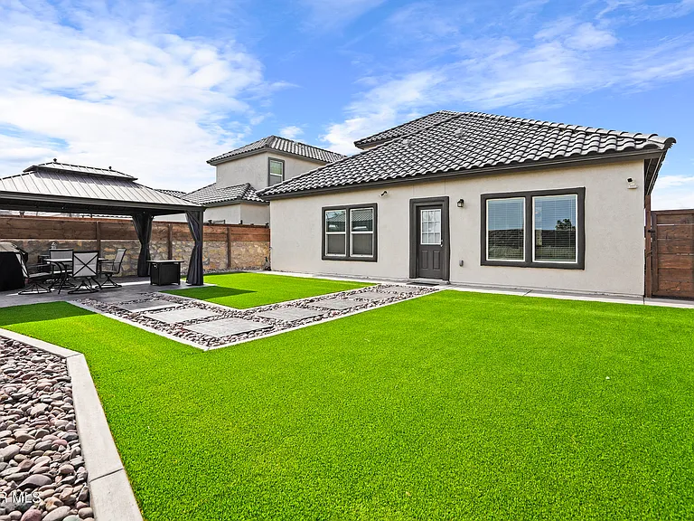 13920 Loreina Luz Ave — Photo 11
