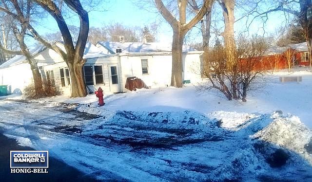 2nd image of 599 N School St