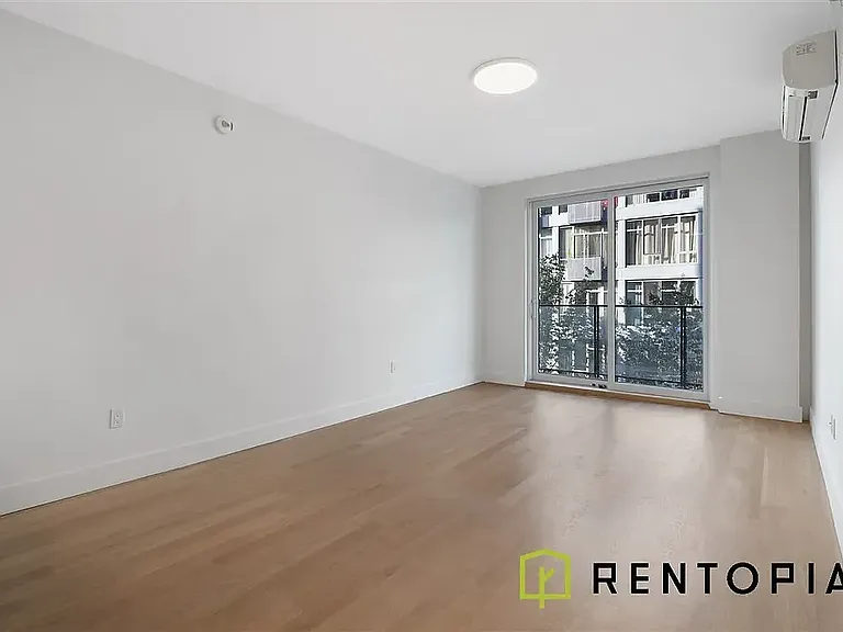 209 N 11th St #201J — Photo 2