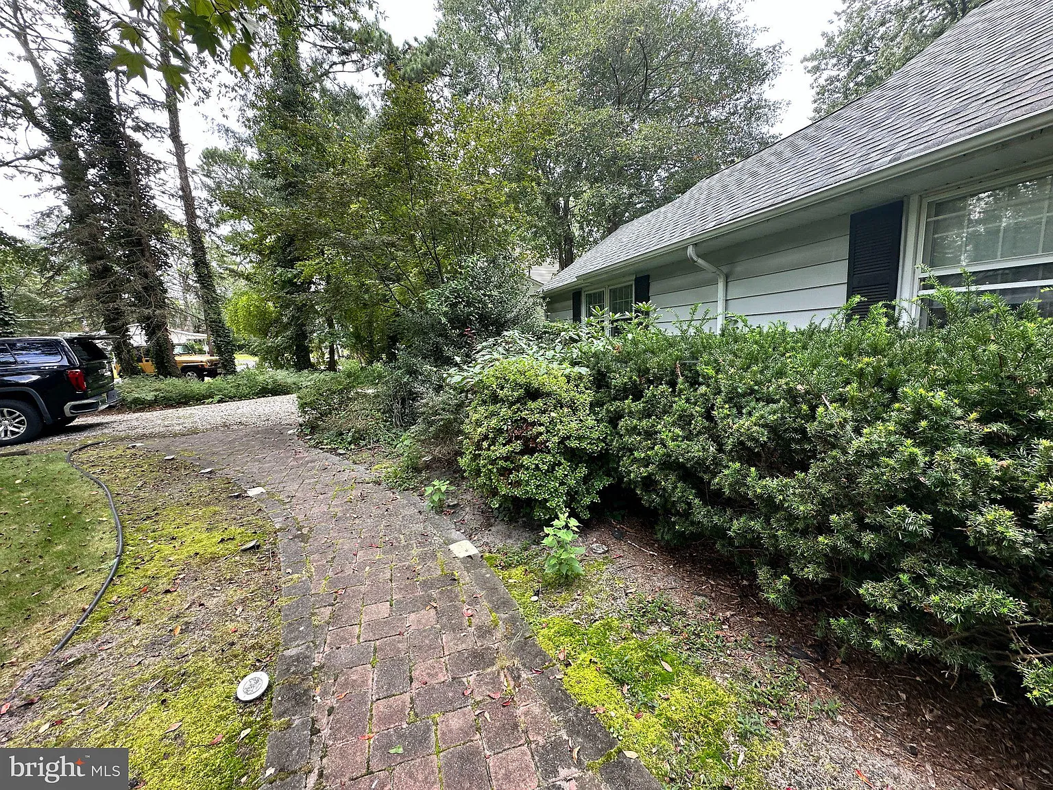 3 bed, 2.0 bath, 2123 sqft, $3,400 — Photo 3