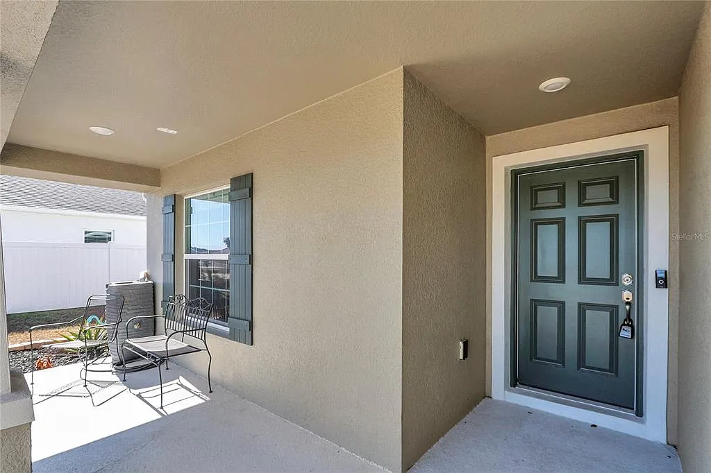3 bed, 2.0 bath, 1541 sqft, $2,100 — Photo 3