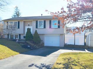 9 Bitternell Ln, Henrietta, NY 14467