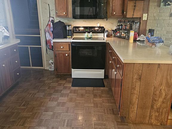 3rd image of 505 Crandall St