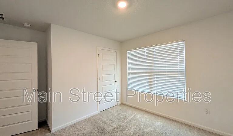 10557 Queens Gate Cir — Photo 6
