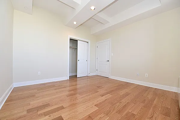 Rented by Keller Williams NYC | media 22