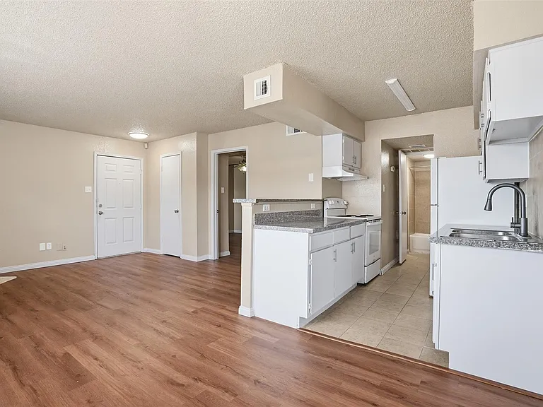 2750 Holly Hall St #506 — Photo 4