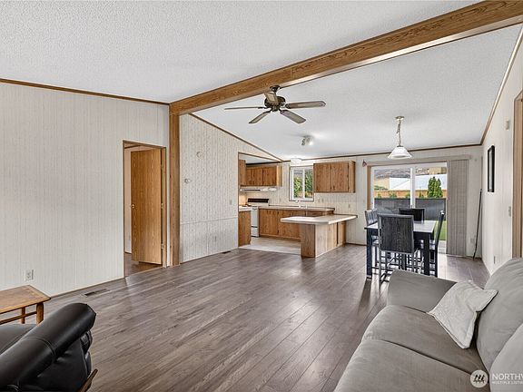 4th image of 898 Hunter Avenue SW