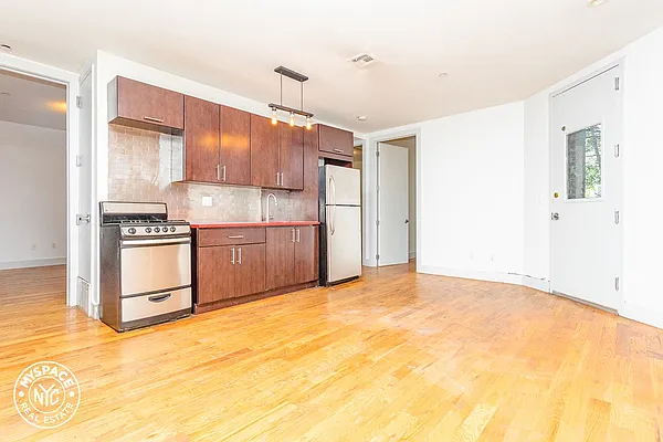 Rented by MySpaceNYC | media 3
